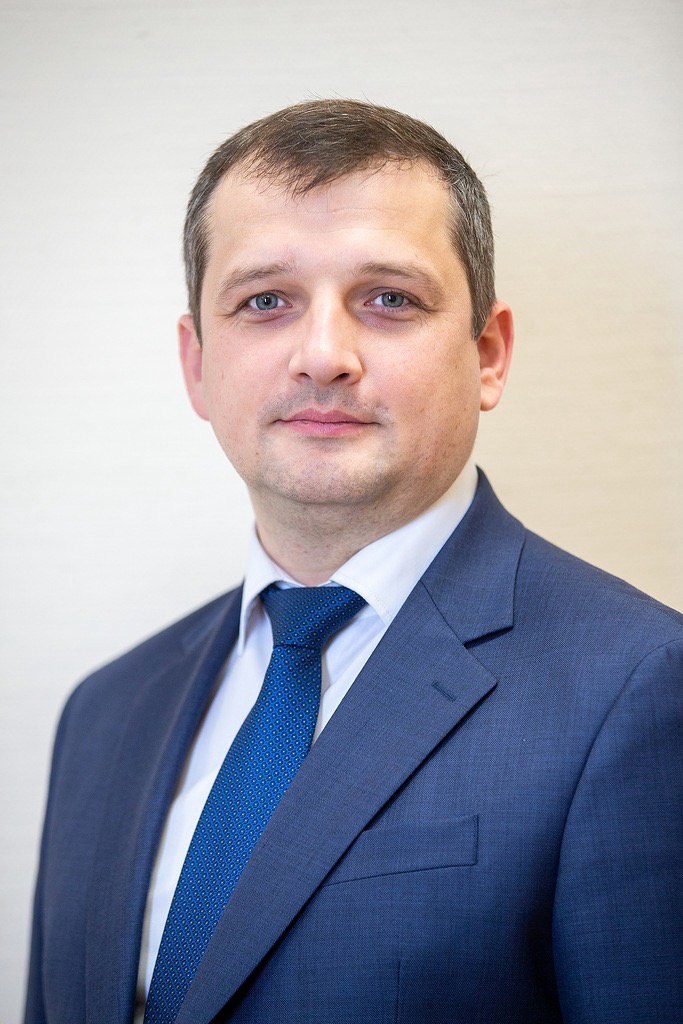 Владимир Усов стал новым министром молодежной политики Самарской области Сведения о назначении опубликованы на сайте правительства региона. Напомним, Владимир Усов также возглавляет правление регионального отделения организации «Российские студенческие отряды». vk. com/ Владимир Усов
