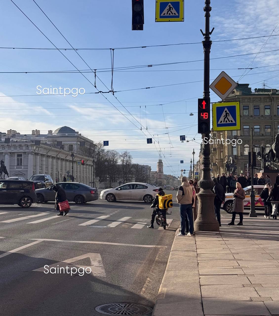 К 2030 году Петербург рассчитывает принять до 18,3 млн туристов, сообщает городской комитет по развитию туризма. Для сравнения, в 2024 году город посетили 11,6 млн человек. Уже сейчас возникают проблемы с транспортом, отелями и музеями — инфраструктура не справляется с растущим потоком. – жми тут / Прислать новость #спб #питер #Петербург