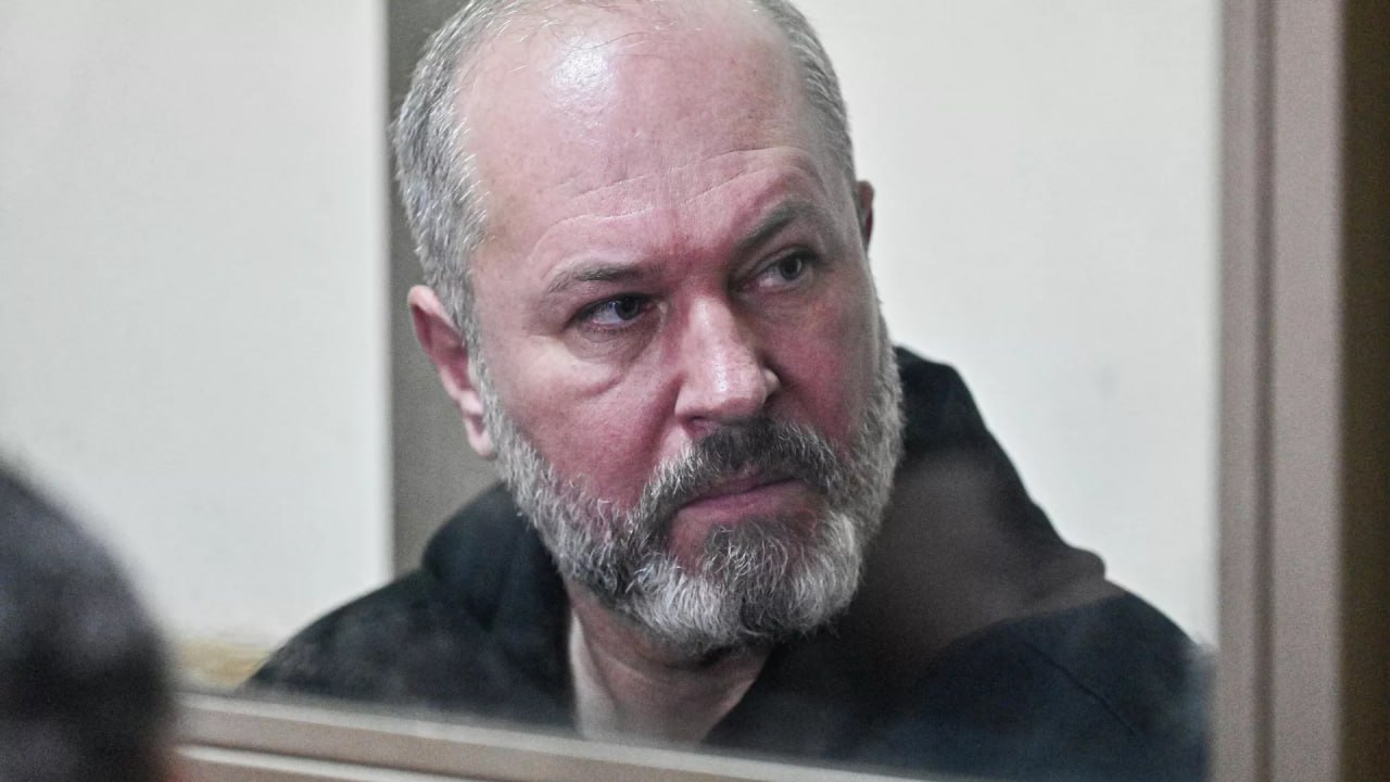 Бывшему замгубернатора Ростовской области В Кушнареву вынесли приговор Суд дал экс замгубернатора Ростовской области Кушнареву 13 лет по делу о взятках и хранения оружия сообщает корреспондент РИА НОВОСТИ из зала суда Также он обязано платить штраф в 475 миллионов рублей и имеет 15 летний запрет на занятие определённых должностей Подпишись на КПРФ ДОН Кушнарёв суд коррупция администрация Ростовская область