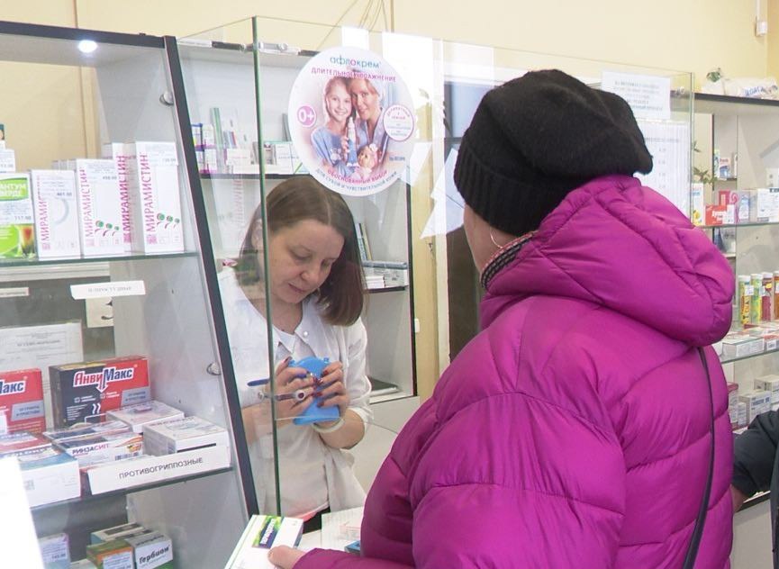 В аптеке на Архангельской старого провайдера сменили на Ростелеком Об этом gorodche сообщил сам оператор В региональном Минздраве пояснили что смена оператора в государственной аптеке где в три очереди выдают льготные лекарства позволит стабилизировать работу сети Ранее посетители и работники аптеки жаловались на нестабильную работу Интернета из за чего зависало программное обеспечение а люди часами ждали когда восстановится соединение