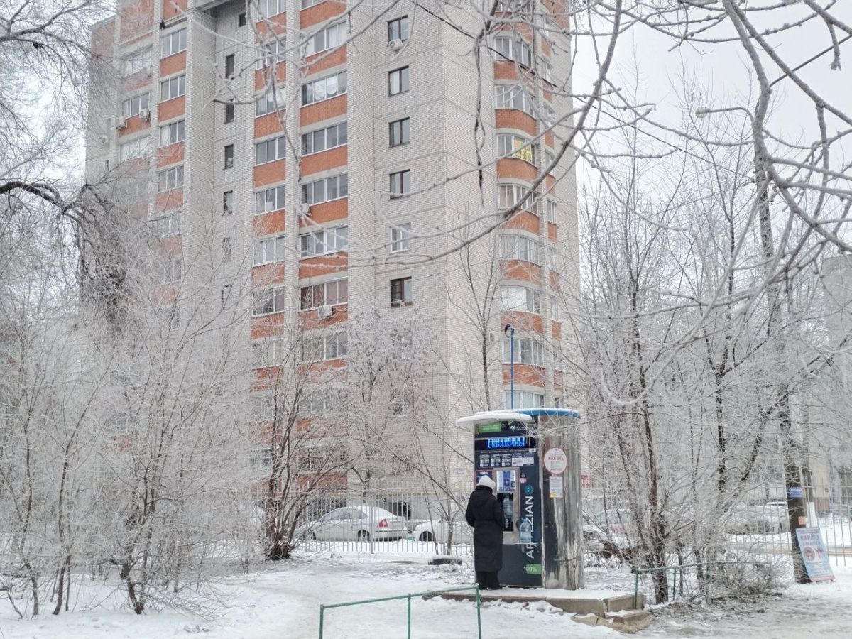 В Воронежской области объявили штормовое предупреждение из-за 21-градусного мороза     Согласно прогнозу местного гидрометцентра, местами по области с 16 по 20 февраля ожидается аномально-холодная погода. Среднесуточная температура опустится ниже нормы на 7-9 градусов, преобладать будут значения от -13 до -21 градуса.  ↗  Прислать новость   Подписаться