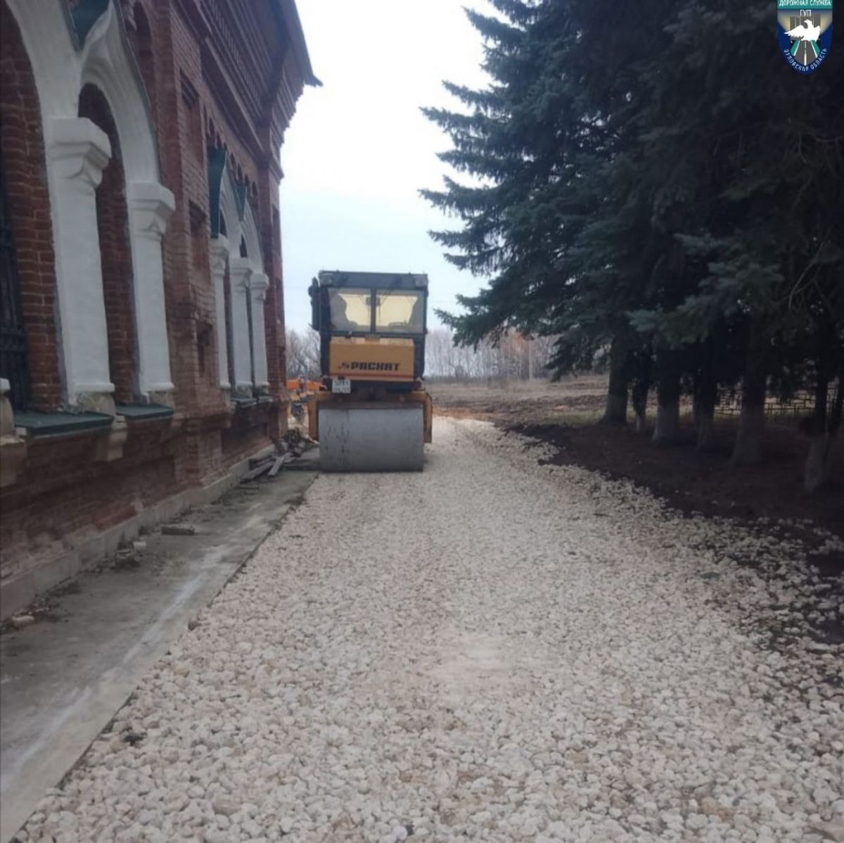 Дорожники восстанавливают дорогу к церкви в селе Залесное     В селе Залесное Новодеревеньковского района начали делать дорогу к церкви Покрова Пресвятой Богородицы, сообщили в «Дорожной службе».  ↗  Прислать новость   Подписаться