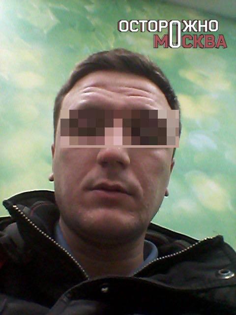 Жителя Москвы оштрафовали за дискредитацию армию за то что назвал участников СВО пи сами Кузьминский суд Москвы признал москвича Михаила Соколова виновным по статье о публичной дискредитации ВС РФ и назначил ему административный штраф 30 тысяч рублей говорится в постановлении суда По данным следствия в июле фигурант оставил два комментарии во ВКонтакте под видео с хроникой СВО сво пи сы и бомбить адрес Какой именно адрес не уточняется Комментарии обнаружил сотрудник Центра Э в августе в ходе 50 минутного мониторинга сети Интернет Соколов сообщил суду что раскаивается уже удалил страницу в ВК и пояснил что не знал об ответственности за такое Фото Осторожно Москва