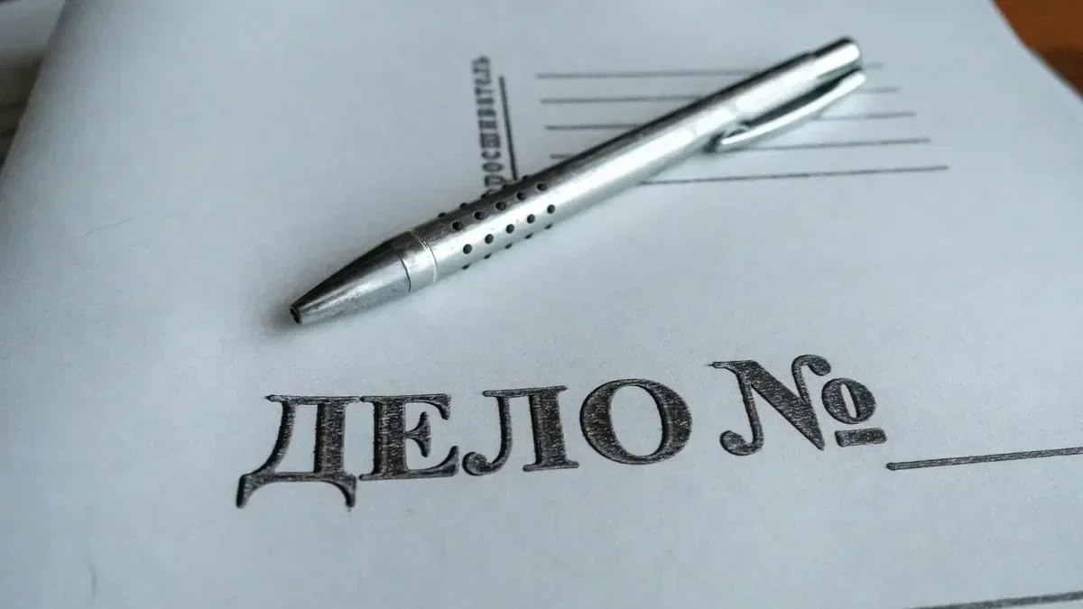МВД РФ объявило в розыск литовского журналиста Элдорадаса Бутримаса При этом в карточке розыска не указано по какой статье уголовного кодекса ведётся поиск Журналиста могли внести в объявить в розыск по уголовному делу о незаконном пересечении российской границы сообщает 8 сентября ТАСС Собеседник агентства пояснил что Бутриас мог незаконно проникать в Курскую область Журналист выкладывал в свои соцсетях репортажи из оккупированной на тот момент ВСУ части территории региона Позже он убрал эти материалы из соцсетей Фото Олег Золото MR7 Внесен в перечень террористов и экстремистов Росфинмониторинга