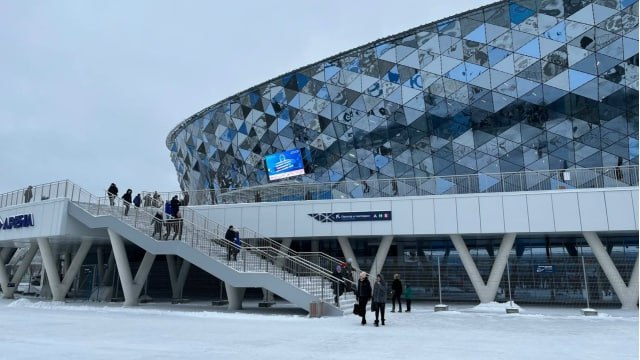 Режим повышенной готовности ввели у Сибирь Арены Проблемы начались на участке дороги от пляжа Наутилус до дамбы Октябрьского моста из за разрушения ливневой канализации Документ о введении режима повышенной готовности опубликован на сайте мэрии Новосибирска Ливневая канализация не справляется с потоком воды что приводит к разрушению труб и угрожает дорожному полотну Городские власти поручили Управлению заказчика транспортных и инженерных работ разработать техническое решение и смету ДЭУ 4 займётся восстановительным ремонтом Горсайт Подписаться на канал