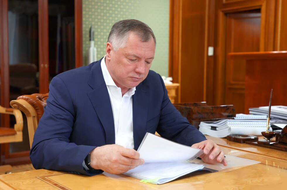 Хуснуллин: Зарубежные инвесторы хотят вложиться в развитие Донбасса и Новороссии По словам вице-премьера, уже имеются официальные заявки от иностранных инвесторов на участие в работе по новым территориям. «Предоставление комфортных условий инвестирования, сопровождение проектов, внимание к проблемам и вопросам инвесторов должны стать для новых регионов приоритетом работы региональных команд», — отметил Хуснуллин. Фото: Официальный ТГ-канал вице-премьера РФ Марата Хуснуллина Читать полностью Подписаться