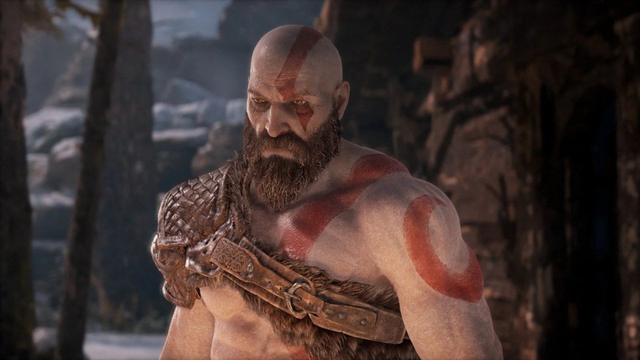 Amazon уже заказал два сезона экранизации God of War, но один из ключевых создателей проекта, Рональд Д. Мур, практически не знаком с видеоиграми. В интервью актрисе Кэти Сакхофф он рассказал, что давно не брал в руки геймпад и с трудом справляется с современными игровыми механиками. Мур, известный по работе над сценарием для «Чужестранки» и отдельных эпизодов сериалов по «Звёздному пути», признался, что пытался поиграть в God of War, но управление показалось ему сложным. Однако это не мешает ему работать, поскольку всю историю можно изучить с помощью видеопрохождений.  «Нажмите R1… Где тут R1? О, я уже умер!» — шутливо описал он свой игровой опыт. Пока неизвестно, какой именно период жизни Кратоса ляжет в основу шоу: будет ли это греческая эпоха или создатели сразу перенесут сюжет в скандинавский сеттинг. Также пока не объявлен актерский состав, но фанаты надеются на скорые новости.