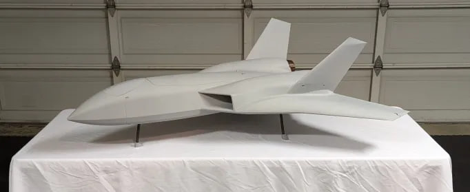 SkyDefenseLLC оборонный стартап из Брайтона штат Колорадо недавно представил свой новый дрон CobraJet это автономный истребительный дрон с электрическим вертикальным взлётом и посадкой разработанный специально для борьбы с беспилотниками Максимальная скорость 482 км ч Система оснащена компьютерным зрением на базе искусственного интеллекта NVIDIA CobraJet автономно обнаруживает отслеживает идентифицирует и нейтрализует вражеские дроны с помощью оружия класса воздух воздух От других дронов с аналогичным набором задач его отличает вышеупомянутая конструкция eVTOL позволяющая осуществлять вертикальный запуск из ограниченного пространства без взлётно посадочных полос Такая универсальность позволяет использовать его в городских условиях с военно морских судов или даже с передовых оперативных баз CobraJets могут действовать скоординированными группами взаимодействуя как боевая команда и формируя беспилотные военно воздушные силы на базе искусственного интеллекта CobraJet это недорогая альтернатива традиционным ракетам для борьбы с беспилотниками стоимость которых может достигать сотен тысяч долларов за единицу CobraJet делает передовую противовоздушную оборону доступной для небольших армий и частных охранных фирм Стоимость перехватчика не объявлена Источник   nationalinterest org blog buzz heres how new cobrajet autonomous vehicle will change warfare forever bw 082225 SkyDefense CobraJet Истребитель news UAV