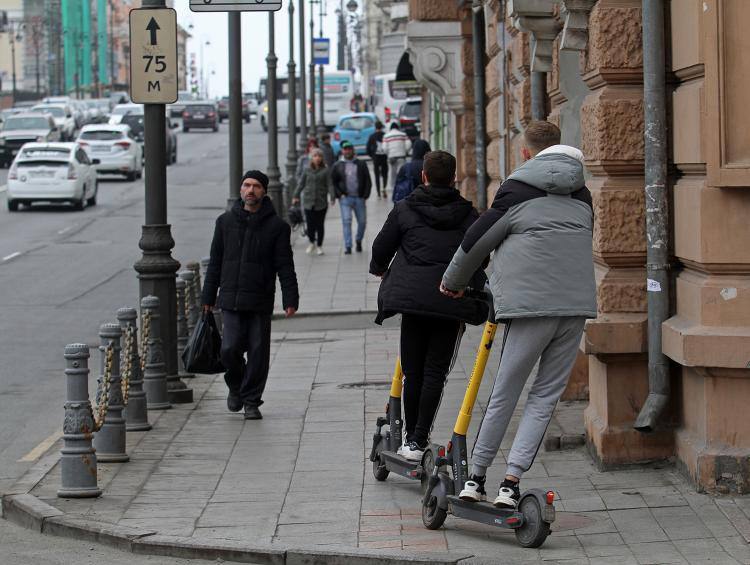 Сезон электросамокатов во Владивостоке планируют открыть 29 марта, но дата может измениться из-за погоды.  Главное условие — плюсовая температура и отсутствие снега для безопасности.     Подписаться   Прислать новость