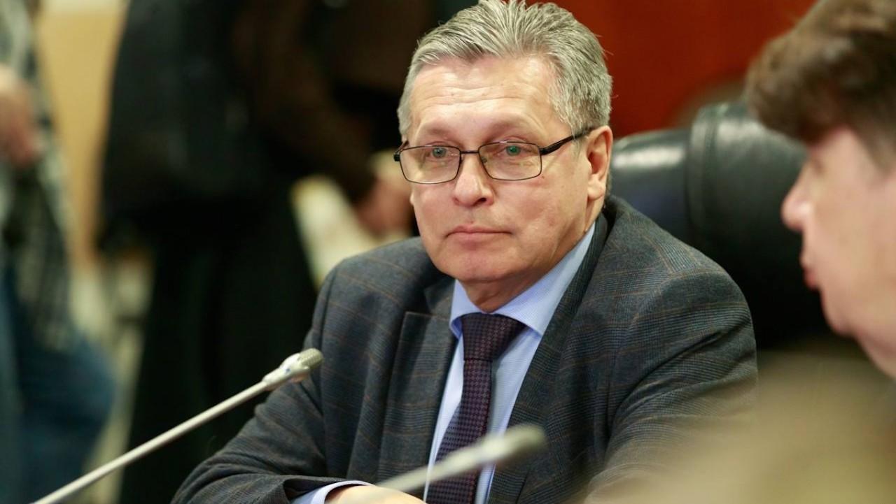 Рифат Сабитов: "Домен .РФ – вклад в суверенитет и развитие гражданского общества России" Создание кириллического домена .РФ стало важным шагом на пути к технологическому и информационному суверенитету страны, заявил заместитель председателя Общественного совета Минцифры РФ, заместитель генерального директора – руководитель регионального департамента ВГТРК Рифат Сабитов на мероприятии в Общественной палате, приуроченном к 15-летию домена. Подпишись — Вести Мурман