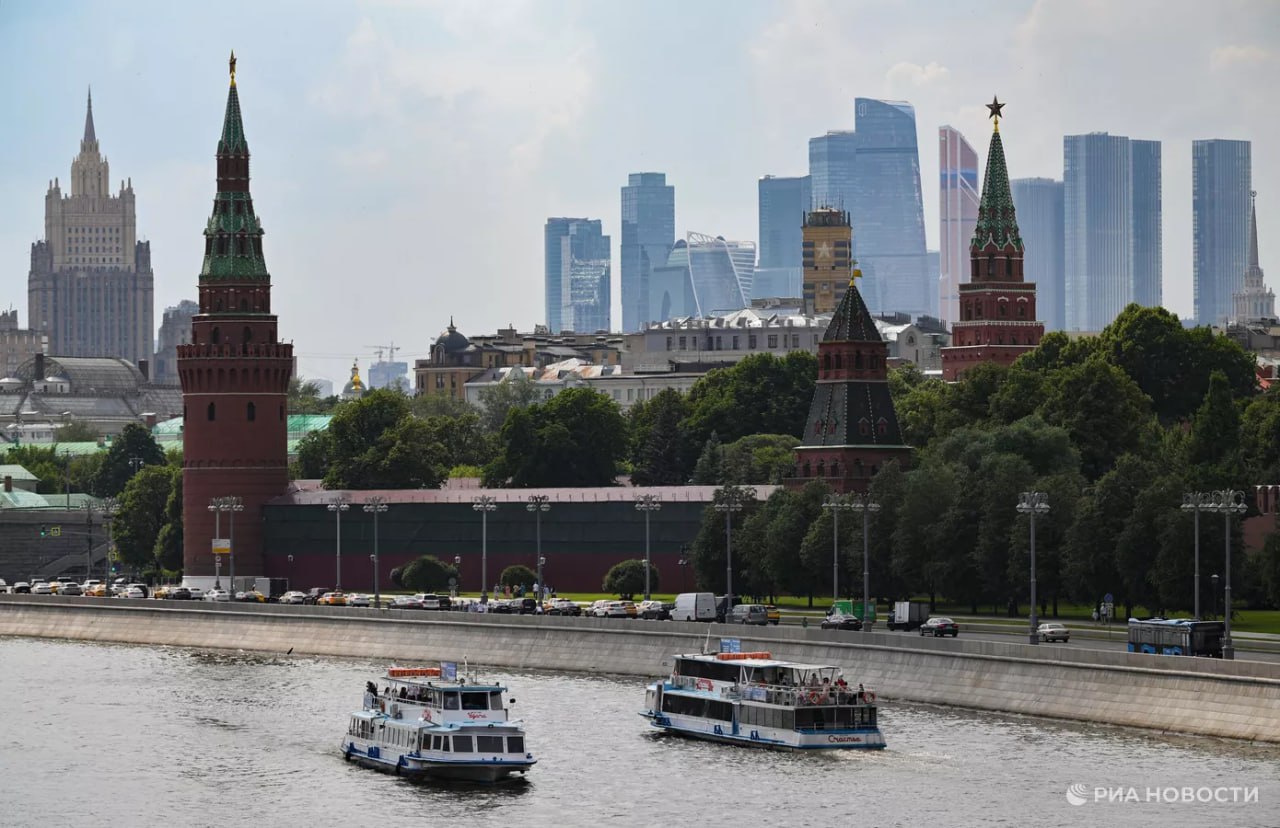 Москва заняла девятое место рейтинга инновационной привлекательности мировых городов HSE GCII 2024, свидетельствует рейтинг Института статистических исследований и экономики знаний НИУ ВШЭ, который есть у РИА Новости.  Столица России также заняла седьмое место по шкале технологического развития и шестое по уровню развития городской среды.