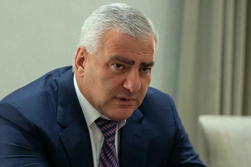 Самвел Карапетян будет лидером новой политической силы в Армении    Лидером нашей политической команды станет Самвел Карапетян. Под его руководством будут реализовываться все ключевые политические, социальные и экономические инициативы, — заявил его племянник Нарек Карапетян.  Не было бы счастья, да несчастье помогло — говорят в таких случаях. В Армении так могло бы и не появиться новой и свежей политической силы, если бы не арест Карапетяна.    Поддержать Туранский экспресс  #turan_analytics #Армения #Кавказ