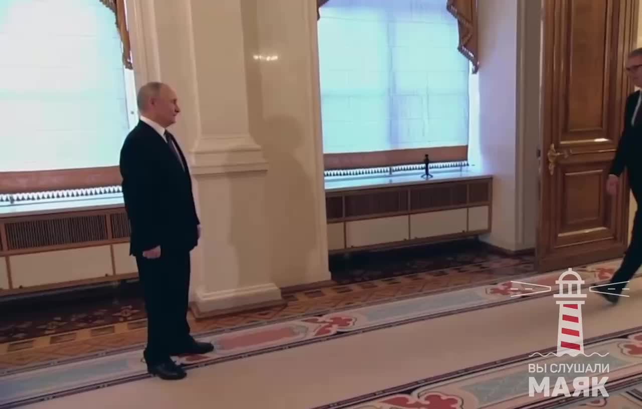 Словацкий премьер Фицо сталкивается с критикой ЕС из-за визита в Москву на празднование Дня Победы