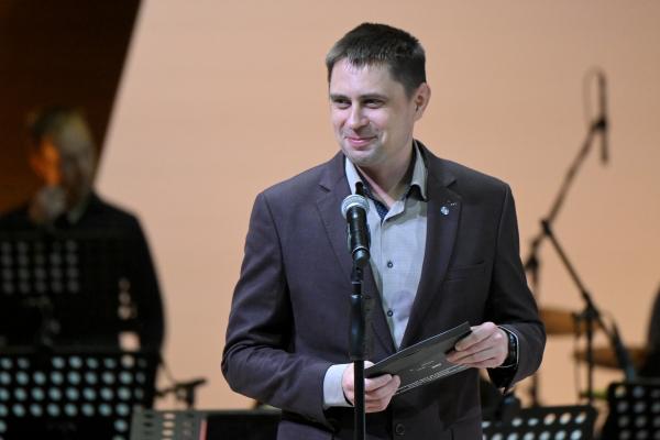 В NASA назвали сроки запуска Crew Dragon с космонавтом Андреем Федяевым Он состоится не ранее 15 февраля 2026 года По данным Национального управления США по аэронавтике и исследованию космического пространства в экипаж также войдут американские астронавты Джессика Меир и Джек Хэтэуэй и астронавт Европейского космического агентства Софи Адено Подписаться на Говорит Москва Telegram VK MAX