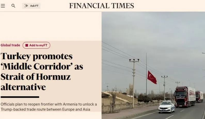 Турция продвигает Срединный коридор как альтернативу Ормузскому проливу Financial Times Анкара усиливает продвижение так называемого Срединного коридора сухопутного торгового маршрута который должен связать Китай и Европу через Кавказ и Турцию снижая зависимость от нестабильных морских путей Как пишет Financial Times на фоне угроз в Ормузском проливе Красном море и у Суэцкого канала Турция пытается представить себя как безопасный логистический центр и остров стабильности Ключевой элемент проекта открытие границы с Арменией которая остается закрытой более 30 лет Это позволит запустить маршрут TRIPP предполагающий транспортное сообщение между Турцией и Азербайджаном через армянскую территорию Издание отмечает что проект поддерживается администрацией президента США Дональда Трампа и рассматривается как часть более широкой стратегии по укреплению транзитных альтернатив в регионе По оценкам Средний коридор способен сократить время доставки грузов из Китая в Европу с примерно 40 дней по морю до 12 15 дней по суше На фоне глобальных конфликтов и санкций это делает маршрут особенно привлекательным для бизнеса и международной торговли Президент Турции Эрдоган заявил что обсуждение более безопасных альтернатив для энергетических и транспортных линий уже началось подчеркивая намерение Анкары занять центральную роль в новой логистической архитектуре Евразии АНТИФОСФОР Подписаться