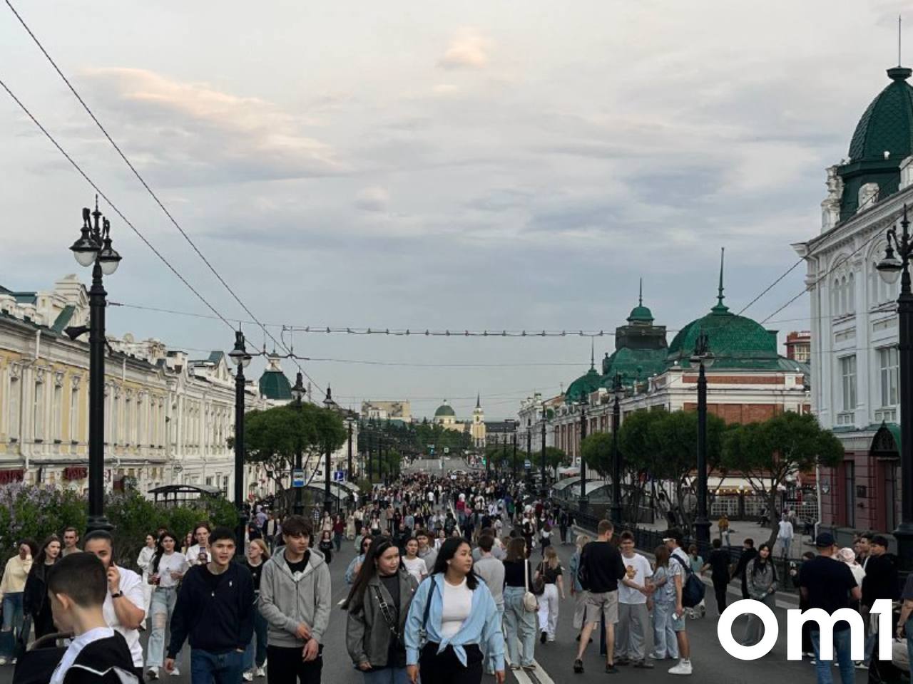 Омичи поддержали идею продолжить проект Пешеходный Любинский В телеграм канале губернатора Виталия Хоценко прошёл опрос по результатам которого 76 участников поддержали идею сделать Любинский проспект пешеходным и в сентябре Спасибо всем кто принял участие в голосовании и выразил своё мнение отметил губернатор Om1 Omsk