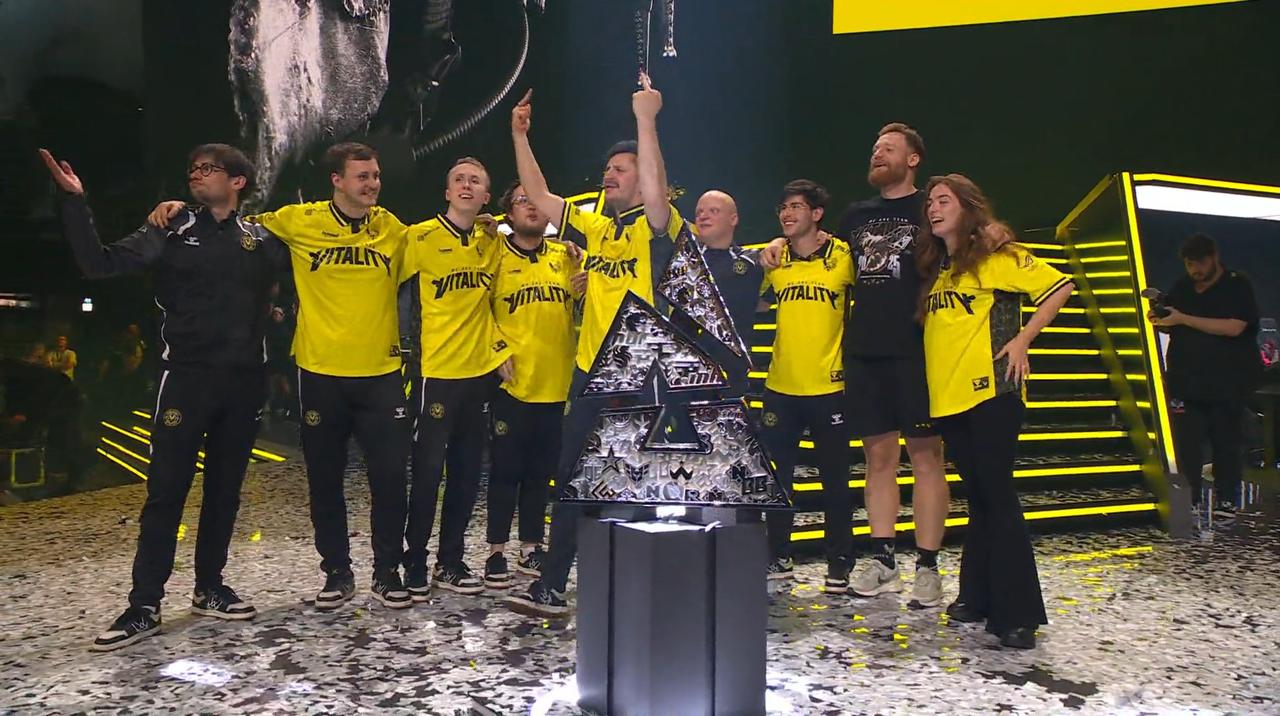 Чуда не случилось — Vitality стали чемпионами BLAST Austin Major 2025 по CS2, выиграв $500 000. В финале они обыграли команду The MongolZ. Для французов это седьмой выигранный турнир подряд