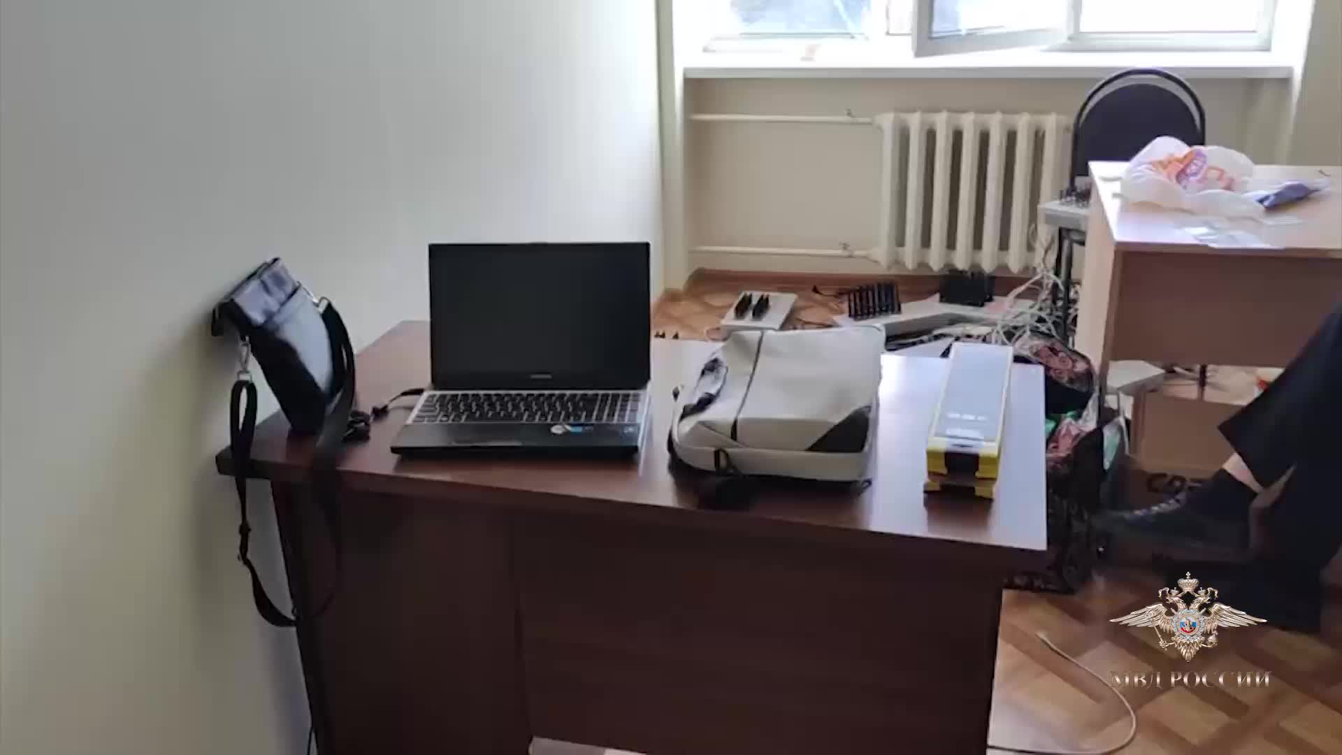 Семь операторов связи и банда мошенников задержаны за подмену номеров в России