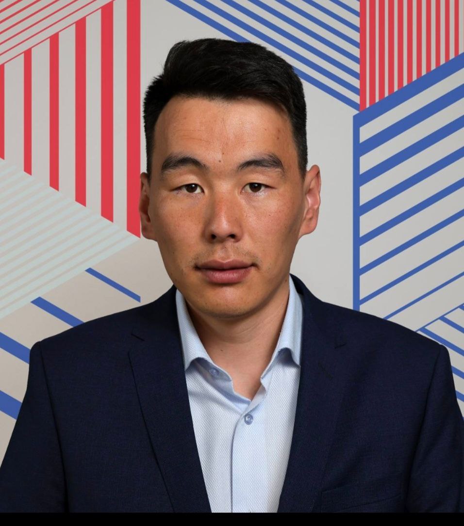 Курсант программы Муравьев Амурский 2030 станет замглавы района в Бурятии Как сообщает правительственный паблик должность заместителя Администрации муниципального образования Баргузинский район по экономике займет Булат Бадлуев В 2015 году Булат Бадлуев начал работать в Закаменском районном финансовом управлении на должности специалиста бюджетного отдела В октябре 2016 года перешел в Министерство финансов РБ где за 9 лет прошел путь от специалиста 1 го разряда до замначальника отдела межбюджетных трансфертов В мае этого года он успешно прошел отбор в программу Муравьев Амурский 2030