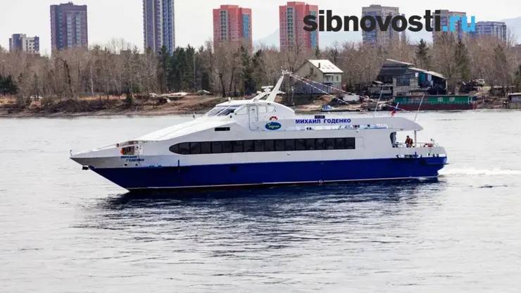 Из Омска в Казахстан запускают речной круиз. Куда пойдут теплоходы?   Омская и Восточно-Казахстанская области объединяют усилия для возрождения круизной навигации по Иртышу.   Рабочие группы уже приступили к разработке международных речных маршрутов, которые позволят запустить совместные проекты в сфере культурно-исторического туризма.  Планируется, что круизные маршруты будут пролегать по историческим местам, знакомя туристов с богатым культурным наследием регионов.  Фото: sibnovosti.ru       предложить новость