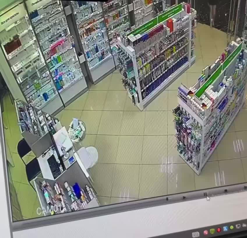 Полиция разыскивает мужчину после инцидента в аптеке Москва Сити
