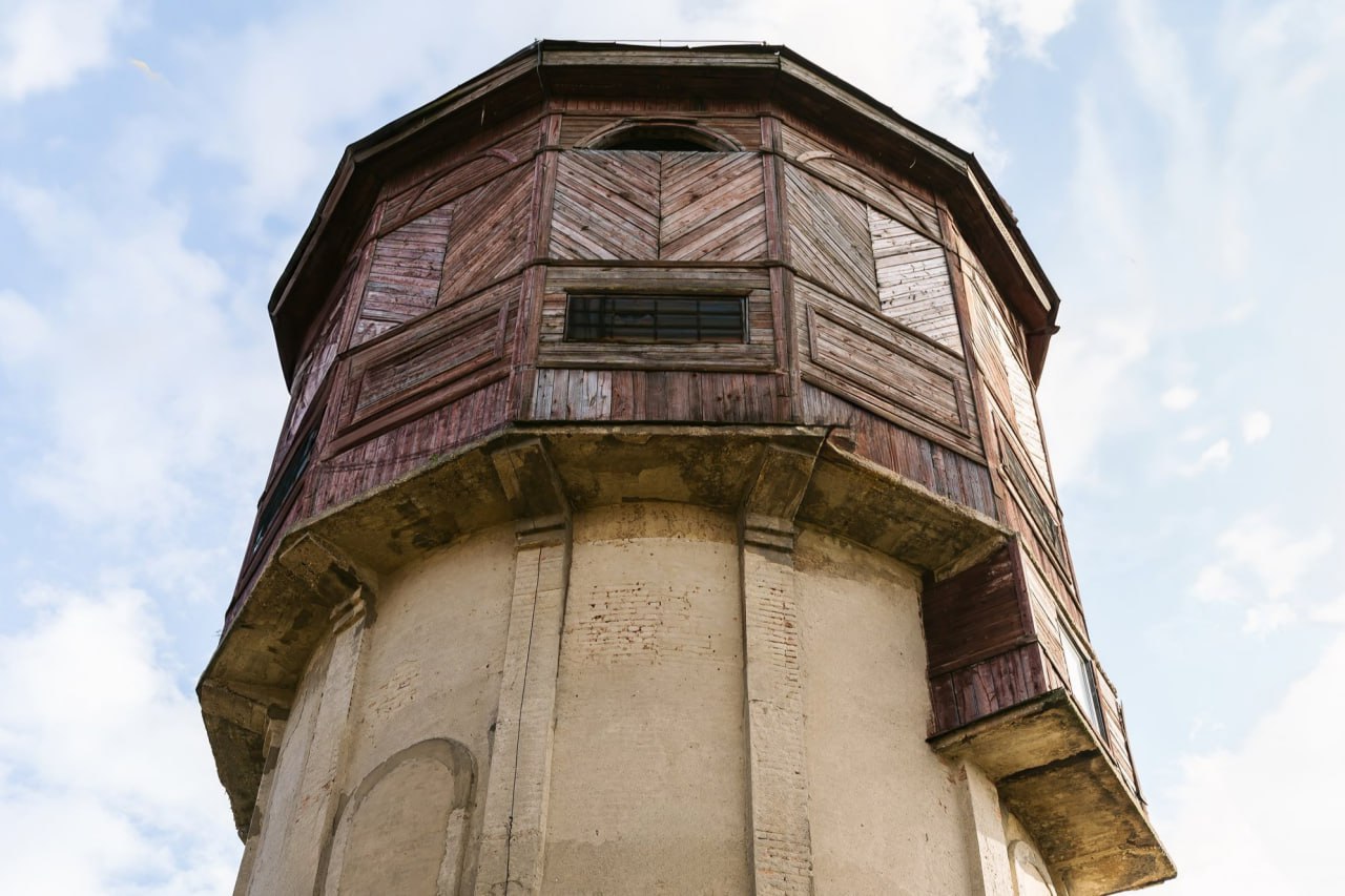 В Туле украли водонапорную башню из Музея усадьбы Поленова Башня пропала ещё в 2021 году Сегодня СК возбудил уголовное дело banki oil