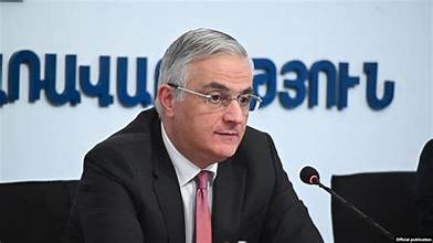 Вице-премьер Мгер Григорян представит Армению на заседании Совета глав правительств государств - участников СНГ в Душанбе 5 июня. Об этом сообщили ТАСС в пресс-службе Григоряна. "Подтверждаем, что в Душанбе в заседании Совета глав правительств государств - участников СНГ от Армении будет участвовать вице-премьер Мгер Григорян", - заявили в пресс-службе.