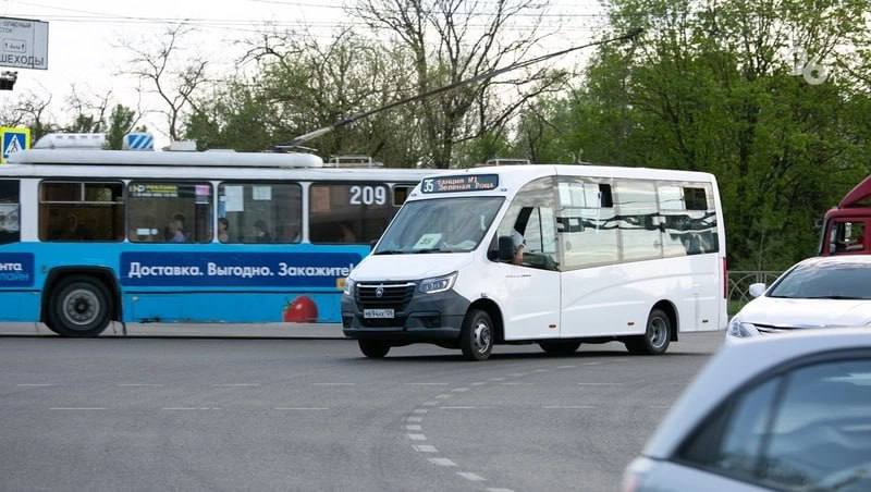 Контроль над общественным транспортом на Ставрополье хотят вернуть местным властям Миндор региона разработал законопроекты о перераспределении полномочий в сфере организации общественного транспорта Если их утвердят то с 2026 полномочия в этой сфере перейдут муниципалитетам при этом ответственность по электротранспорту остаётся за ведомством до начала 2027 года При разработке законопроекта учли федеральное и региональное законодательства рассказали Победе26 в министерстве Предполагается что наличие единых полномочий у муниципалитетов в части дорог и транспорта позволит разработать приоритетные решения для общественного транспорта пояснили в министерстве Проект вносит первый заместитель председателя правительства края Андрей Хлопянов Если документ поддержат краевые депутаты то последнее слово в вопросе останется за губернатором Ставрополья Новости Кмв Экспресс Заказать рекламу