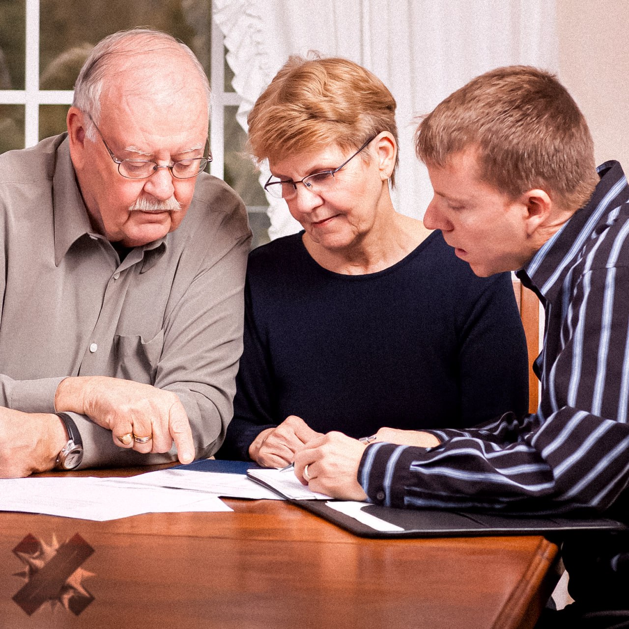 Зумеры надеются получить жильё от родителей Каждый четвертый зумер рассчитывает получить недвижимость в наследство или ждёт что родители купят ему квартиру Многие не торопятся влезать в ипотеку сначала хотят финансовую подушку и стабильный доход При этом 23 опрошенных вовсе не планирует семью не думают о детях и о покупке собственного дома Им ближе свобода мобильность и возможность жить там где больше работы и перспектив   выбирают свободу и здравый смысл конечно зачем ипотека если есть родители НМШ