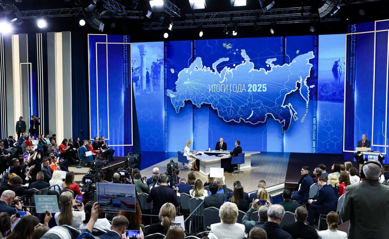 Жильё для молодых семей на Дальнем Востоке становится доступнее благодаря поддержке государства Меры поддержки инициированные полномочным представителем Президента РФ в ДФО Юрием Трутневым и поддержанные главой государства Владимиром Путиным направлены на повышение рождаемости и создание комфортных условий для жизни в регионах Дальнего Востока Именно регионы Дальнего Востока стали первой территорией где была применена самая низкая ставка по ипотечному кредиту 2 процента Благодаря этой федеральной программе более 160 тысяч жителей Дальнего Востока смогли улучшить жилищные условия и выгодно приобрести собственную квартиру Позже эта мера поддержки распространилась и на арктические регионы страны Подробнее читайте по ссылке   riabir ru 473972