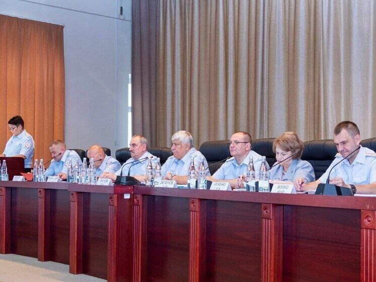 В Подмосковье зафиксировано снижение преступности. По итогам первого полугодия 2023 года количество тяжких преступлений в регионе сократилось на 13-31%. Наибольшее снижение отмечено по убийствам  -18% . Правоохранители ликвидировали 310 преступных группировок и изъяли 3 тонны наркотиков.  ____    #поток →