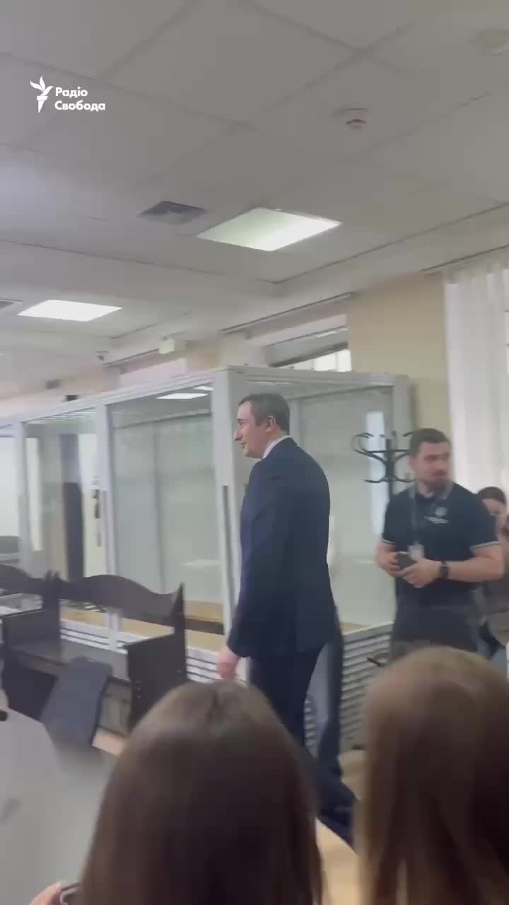 Вице-премьер Чернышов не явился на суд, несмотря на подозрения в коррупции