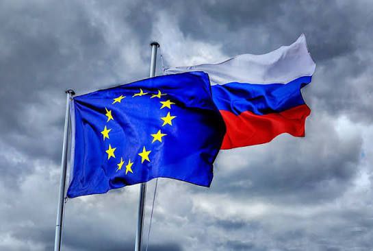 Лидеры ЕС поручили Еврокомиссии дополнительно изучить последствия изъятия замороженных активов РФ газета Financial Times Бельгия уже отказалась изымать активы РФ потребовав подписи лидеров всех стран ЕС под обязательством разделить финансовые риски королевства Об этом заявил премьер министр страны Барт Де Вевер Caucasian bureau