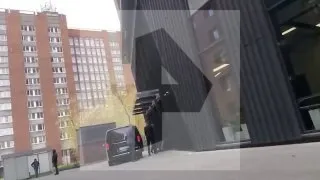 Обыски в ЭКСМО в чем обвиняют издателя В Москве обыски у менеджмента холдинга ЭКСМО обвиняемых в распространении через книги ЛГБТ материалов среди несовершеннолетних Генеральный директор Евгений Капьев задержан Следственные действия проводятся в рамках дела об организации деятельности экстремистской организации Возможные связи обысков с производством и распространением экстремистской литературы вызывают общественное внимание МосковскийХолдинг ЛитератураИЗакон Russia News Подпишись