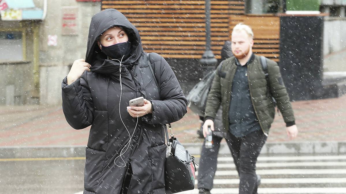 Циклон с мокрым снегом придет в Хабаровск в пятницу  Усиления ветра в этот день не прогнозируется. На дорогах ожидается гололед.    Прочитать статью полностью