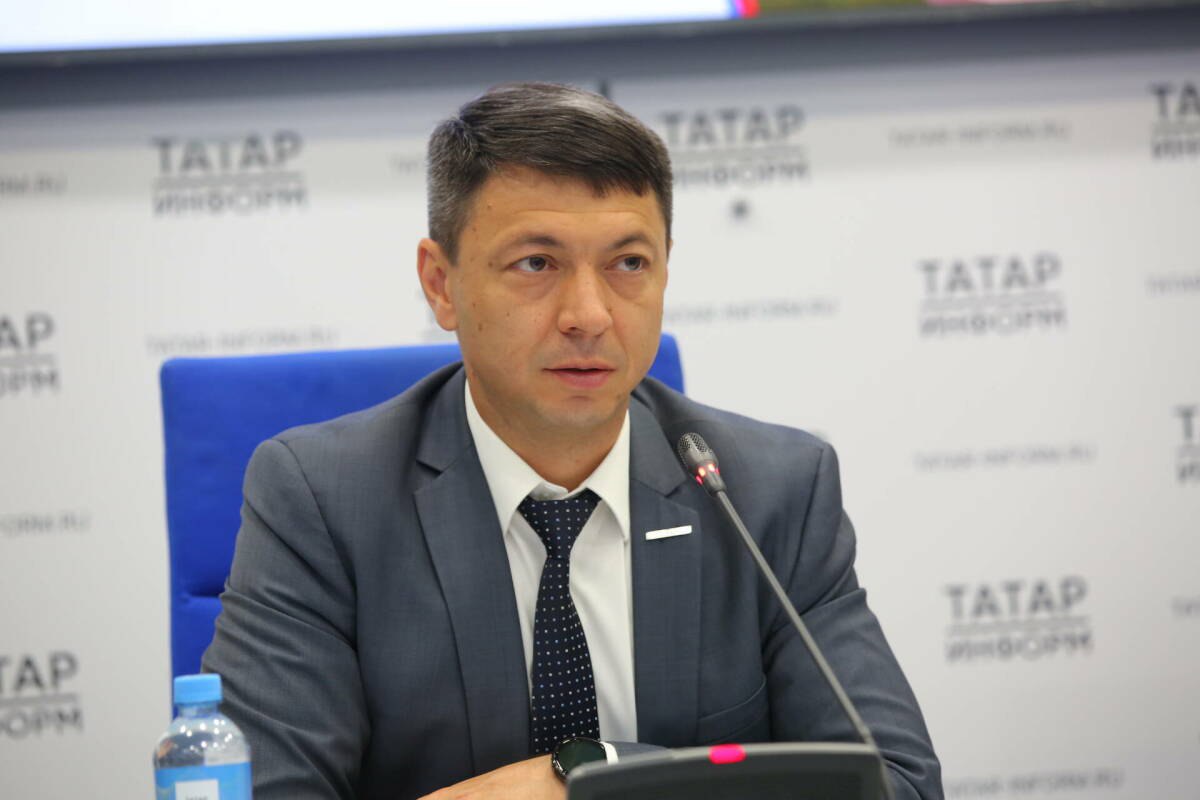 В Татарстане пройдет «Спортивный Кубок Раиса РТ» для участников и ветеранов СВО На пресс-конференции в агентстве «Татар-информ», замминистра спорта Татарстана Ильдар Садриев объявил о проведении спортивного мероприятия. «Спортивный Кубок Раиса РТ» включен в программу «Лето в Татарстане» и направлен на социализацию бойцов, вернувшихся с СВО. «Спорт играет ключевую роль в их адаптации», - подчеркнул Садриев. Соревнования охватят различные виды спорта, включая плавание, настольный теннис, армрестлинг, следж-хоккей и нарды. Следующие состязания запланированы на 19 июля. Они состоятся в спортивном комплексе «Мирас» в Альметьевске.