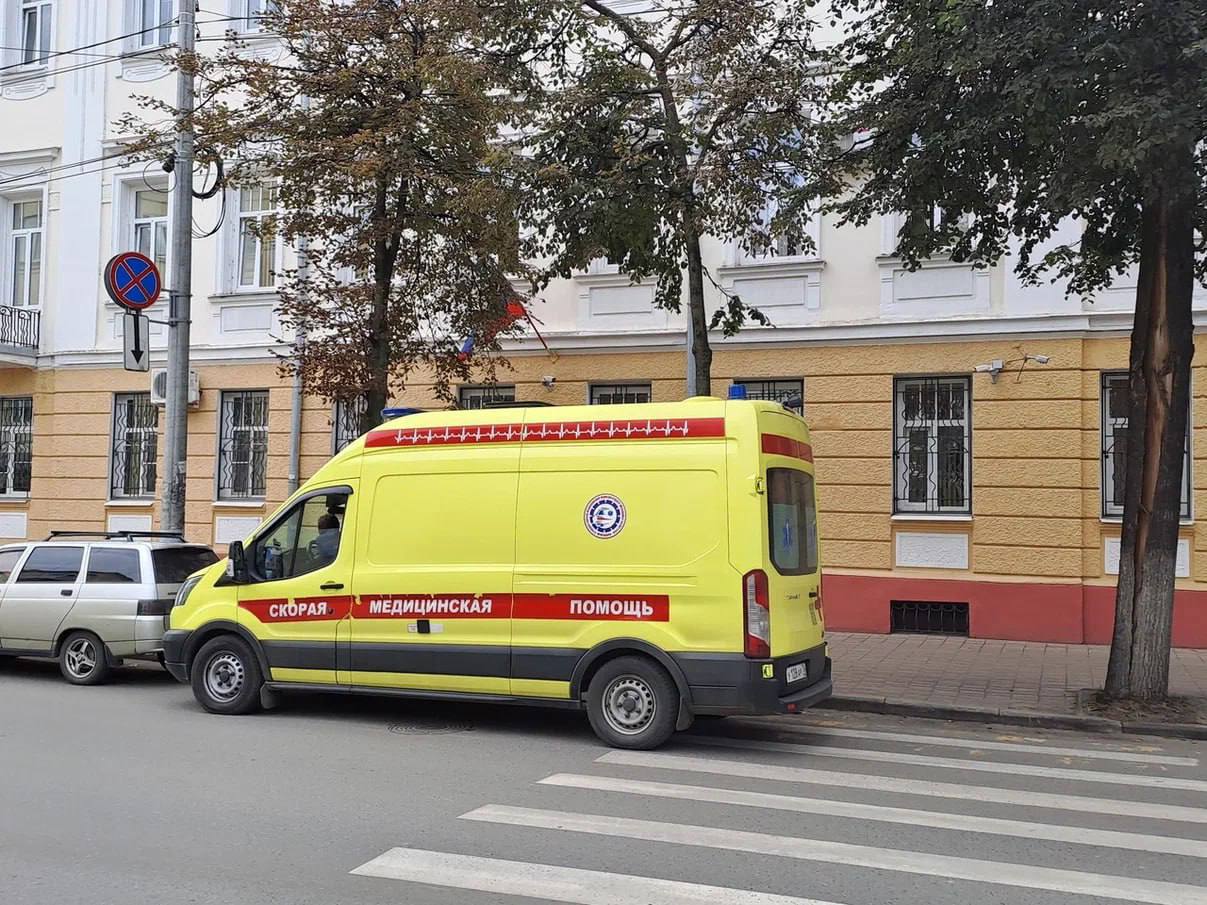 На льготное обеспечение лекарствами жителей Ярославской области в этом году направлено около 2 5 миллиардов рублей Об этом сообщили в пресс службе правительства региона Более 130 тысяч жителей региона имеют право на льготное лекарственное обеспечение На эти цели в 2025 году направлено около 2 5 миллиарда рублей При этом 82 8 средства регионального бюджета остальное федерального Подписаться Чат Свободный Ярославль