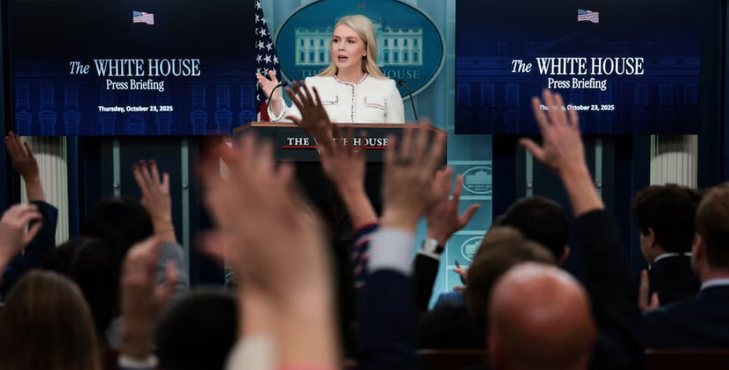 Белый дом ограничил доступ журналистов к офису пресс секретаря Власти США ввели новые правила ограничивающие возможность аккредитованных журналистов свободно посещать офис пресс секретаря Белого дома Каролайн Левитт и других представителей администрации Как сообщает Reuters теперь представители СМИ смогут попасть в кабинет только по предварительной записи Подробнее anhor uz world white house 8 anhoruz Новости события мнения Мобильное приложение IOS Android