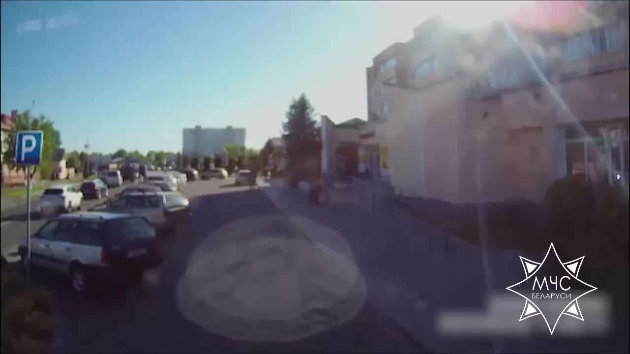 Спасатели помогают жителям Обнинска и Новосибирска в экстренных ситуациях