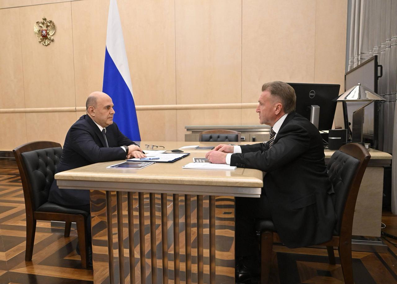 Михаил Мишустин провел встречу с Игорем Шуваловым Обсудили итоги работы ВЭБа за 2025 год приоритетные направления и проекты а также вклад институтов развития группы ВЭБ в достижение технологического лидерства и других национальных целей Следите за новостями Подробности в следующих публикациях ВЭБ ВЭБ РФ в Telegram MAX Фото пресс служба Правительства РФ