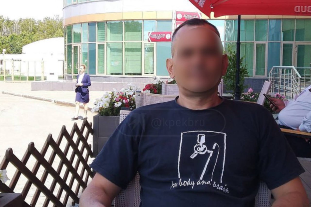 Стало известно чье тело нашли с пакетом на голове на Шарташе По предварительной информации убитым оказался 47 летний Илья Сожительница мужчины сообщила о его пропаже еще 9 января Труп был опознан сожительницей мужчины Мотив убийства пока неизвестен более точную дату и причину смерти сообщат по итогам экспертизы сообщил источник КП Екатеринбург В СУ СКР по Свердловской области пока не комментируют ситуацию   Подпишись на КП Екатеринбург Мы в Max