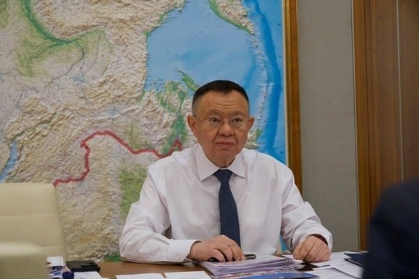 Глава Минстроя заявил о падении продаж жилья Такая тенденция есть но она не критична отметил Ирек Файзуллин Льготная ипотека сузилась только в сторону семейной IT ипотеки и так далее Это конечно влияет на продажу сказал министр в интервью телеканалу Россия 24 По его словам власти позитивно смотрят на действия Центробанка который борется с высокой инфляцией Надо быть готовым к тому что большой объём жилья будет востребован В каждом регионе люди просто ждут когда коммерческая ипотека пойдёт в том числе и вторичная отметил Ирек Файзуллин Подписаться на Говорит Москва Telegram VK MAX