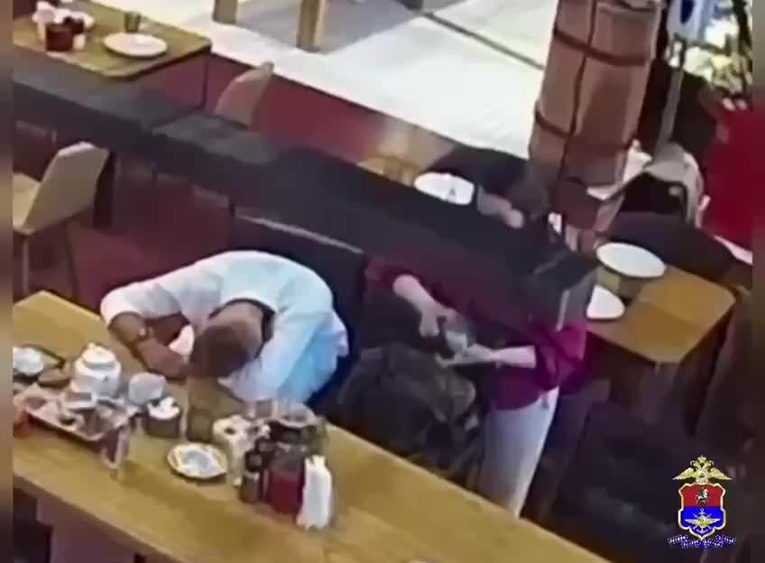 Пассажир в Шереметьево стал жертвой кражи во время ожидания рейса