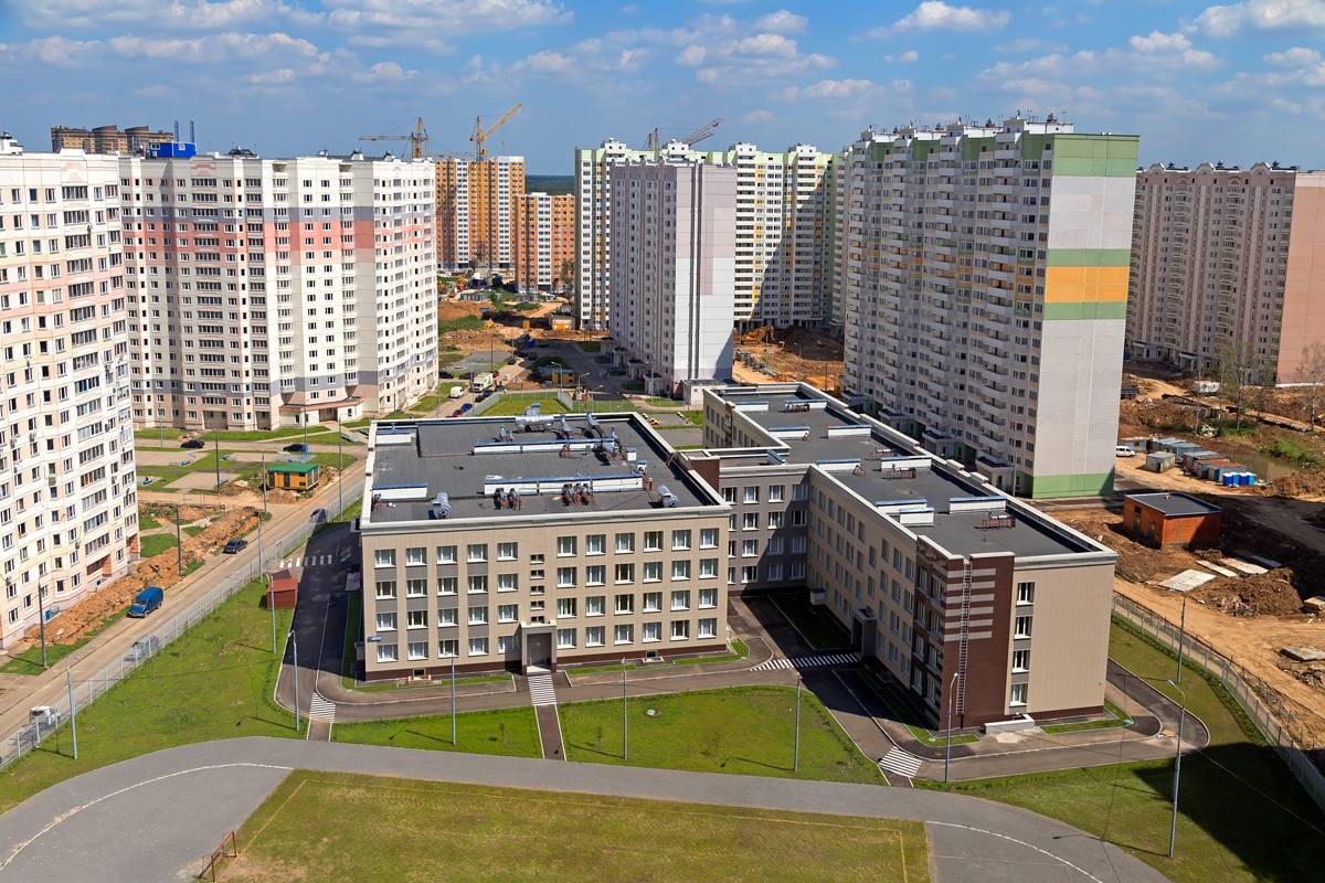 Рубрика Знай наших Школы Долгопрудного получили Знак качества Рособрнадзор совместно с Федеральным институтом оценки качества образования опубликовали рейтинг российских школ которым присвоено звание Знак качества Отличительные знаки Высокая культура оценивания и Высокое качество образования присваивались на основании итогов учебного года включая результаты ВПР и их сопоставление с уровнем ЕГЭ и ОГЭ 5 Сразу пять образовательных учреждений Долгопрудного получили оценку отлично Обладатели Знака качества Номинация Высокие образовательные результаты физико математический лицей 5 Долгопрудненская гимназия 12 Физтех лицей им П Л Капицы Номинация Высокая культура оценивания школа Содружество школа 1 Поздравляем педагогические коллективы руководство и учащихся с важным и заслуженным успехом Это результат упорного труда и подтверждение профессионализма