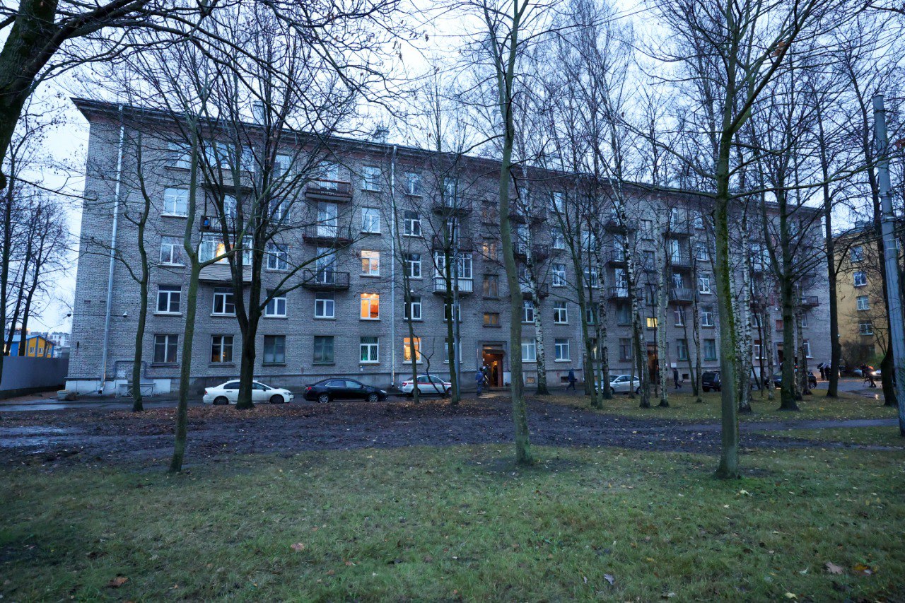 Александр Беглов Опасность для расселенного жилого дома 29 20 по 1 му Муринскому проспекту ликвидирована жильцы возвращаются в свои квартиры Сегодня 5 ноября в администрации Выборгского района состоялось заседание Комиссии по предупреждению и ликвидации чрезвычайных ситуаций и обеспечению пожарной безопасности Выборгского района Участие в работе Комиссии приняли представители Оперативного штаба по ликвидации технологического нарушения в Выборгском районе Комитета по вопросам законности правопорядка и безопасности Комитета по энергетике и инженерному обеспечению Управления по Выборгскому району ГУ МЧС России по Санкт Петербургу ГУП Водоканал Санкт Петербурга ГРО ПетербургГаз ПАО Россети Ленэнерго а также члены комиссии по предупреждению и ликвидации чрезвычайных ситуаций и обеспечению пожарной безопасности Выборгского района Подробнее на Официальном сайте Администрации Санкт Петербурга