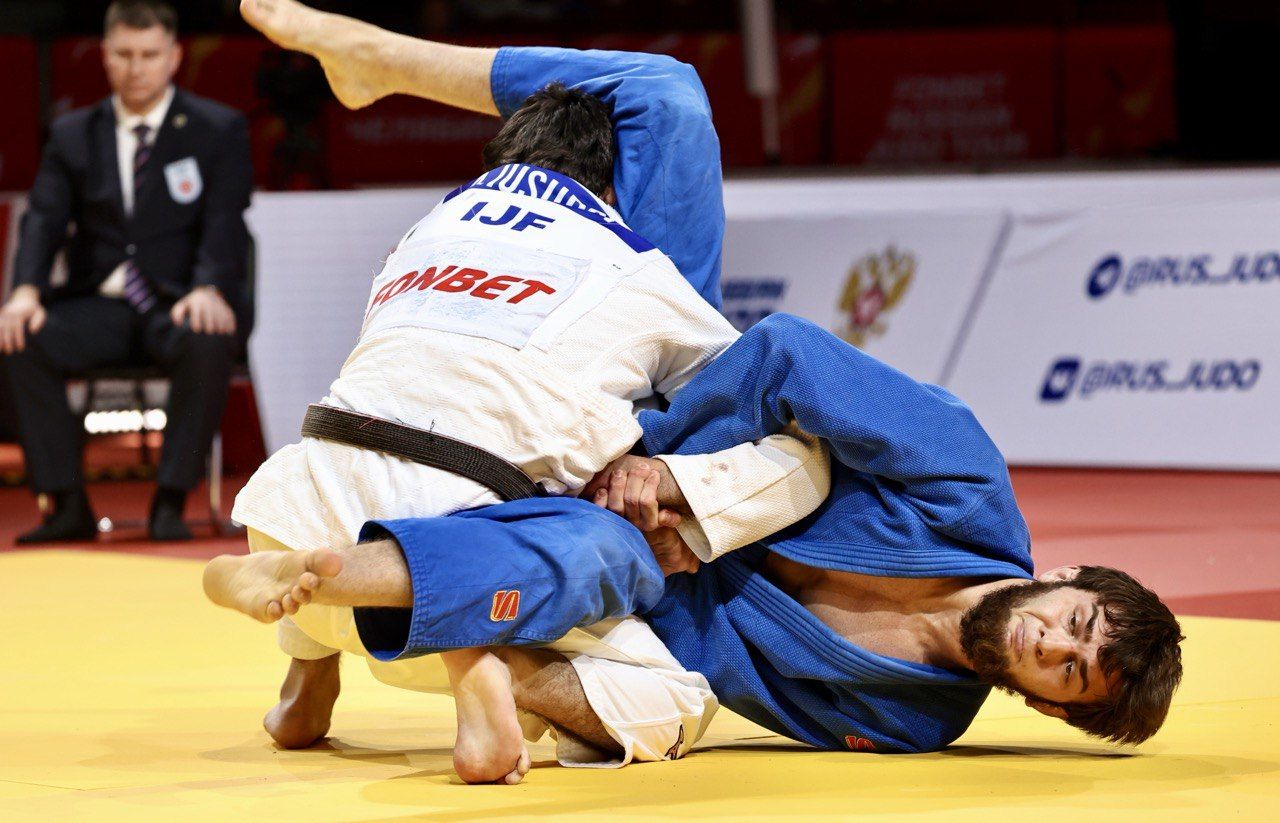 Южноуральцы завоевали три медали на домашнем этапе Russian judo Tour В первый день турнира серебро в копилку сборной Челябинской области добыли Ева Огнивова и Руфат Алескеров, бронзу завоевала Таисия Киреева.