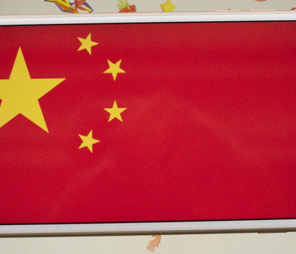 ИИ Apple Intelligence придется пройти тест из 2000 вопросов для получения разрешения на работу в Китае Как сообщает Wall Street Journal все модели ИИ работающие в Китае включая Apple Intelligence должны пройти тестирование из 2000 вопросов чтобы гарантировать что ответы соответствуют информационной политике государства По данным издания чат бот должен отказаться отвечать как минимум на 95 провокационных запросов при этом распознавая разрешенные и отвечая на них