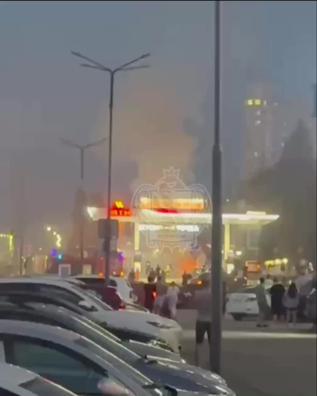 Легковой автомобиль загорелся в Уссурийске: причина устанавливается