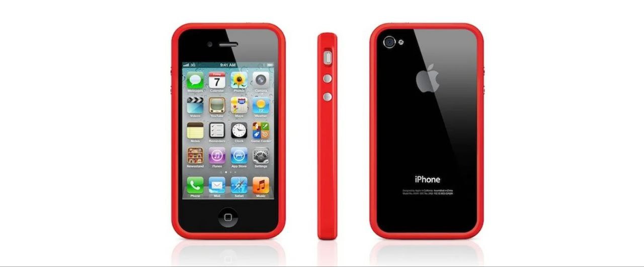 Apple вернёт легендарный бампер в iPhone 17 Air Apple тестирует забытый многими но легендарный аксессуар для будущего iPhone 17 Air фирменный бампер чехол знакомый ещё со времён iPhone 4 Такой чехол защищает только боковые грани смартфона оставляя заднюю крышку открытой и подчёркивая ультратонкий дизайн устройства По данным Bloomberg компания как минимум уже попробовала эту концепцию в прототипах Верится что решение примут так как в чём смысл ультратонкого смартфона если вы сделаете его обычной толщины чехлом Если уж и брать толстый чехол то battery case который может пригодиться