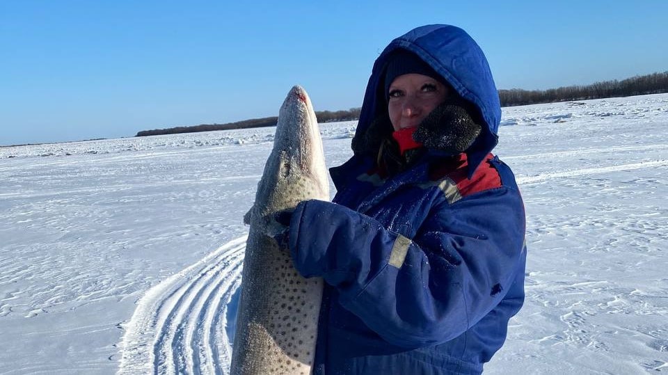 Огромную щуку поймали в Амуре рыбачки  Рыба весом 11 кило стала приятным открытием сезона и первым крупным трофеем девушки.    Прочитать статью полностью